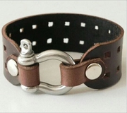 Bracelets Leather workshop.